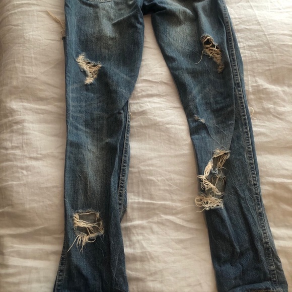 Levi’s Ripped Jeans - Picture 7 of 7